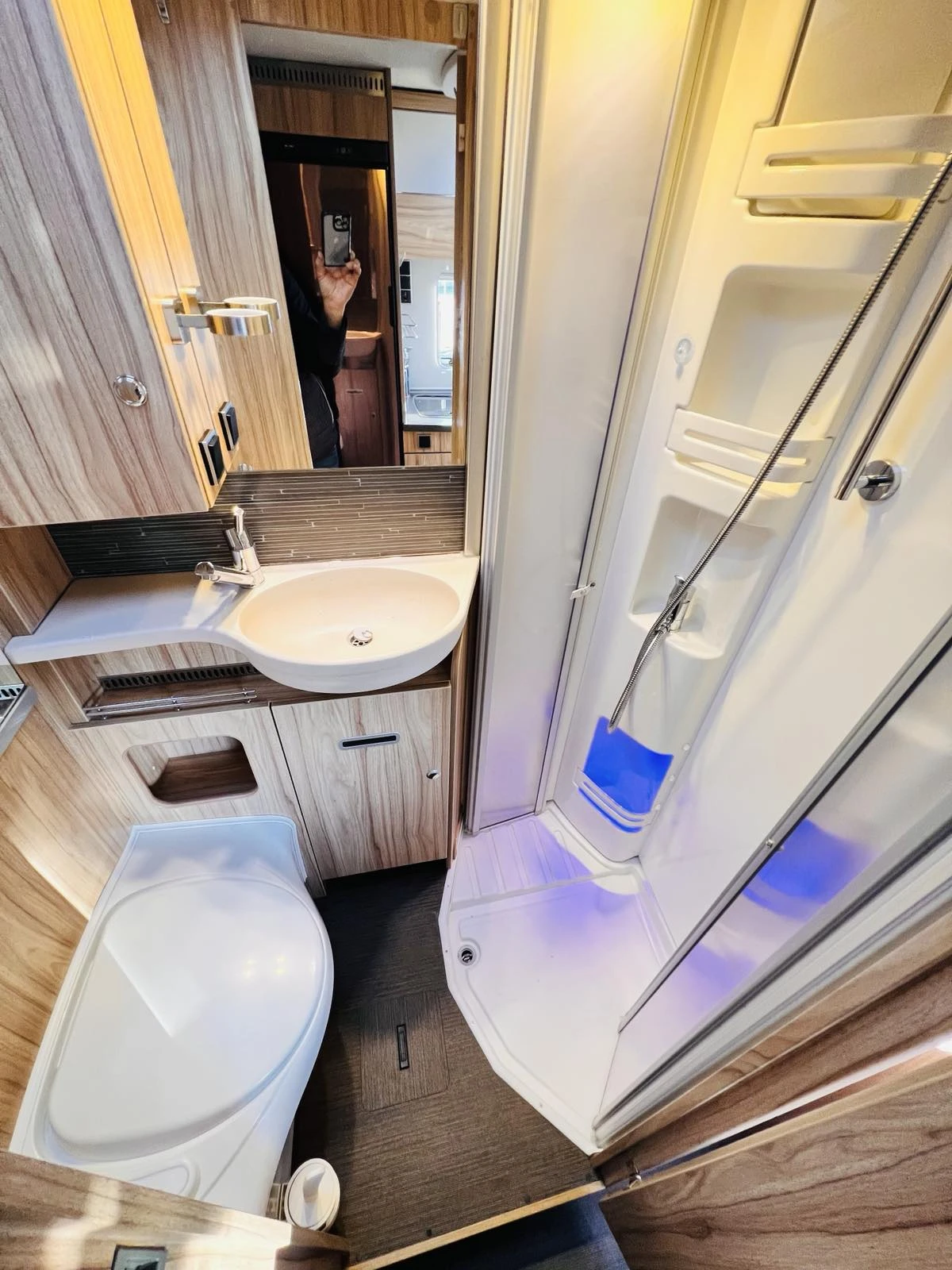 ������ HYMER / ERIBA �L-� 580 Klima, Solar, SAT, LiFe | Mobile.bg � ����������� 14