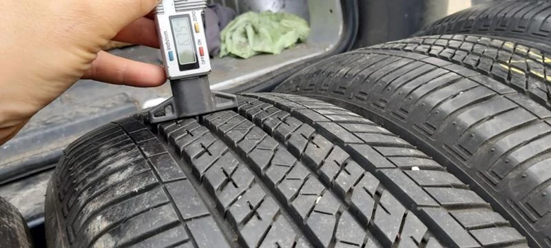 Гуми Летни 225/50R17, снимка 5 - Гуми и джанти - 31996973