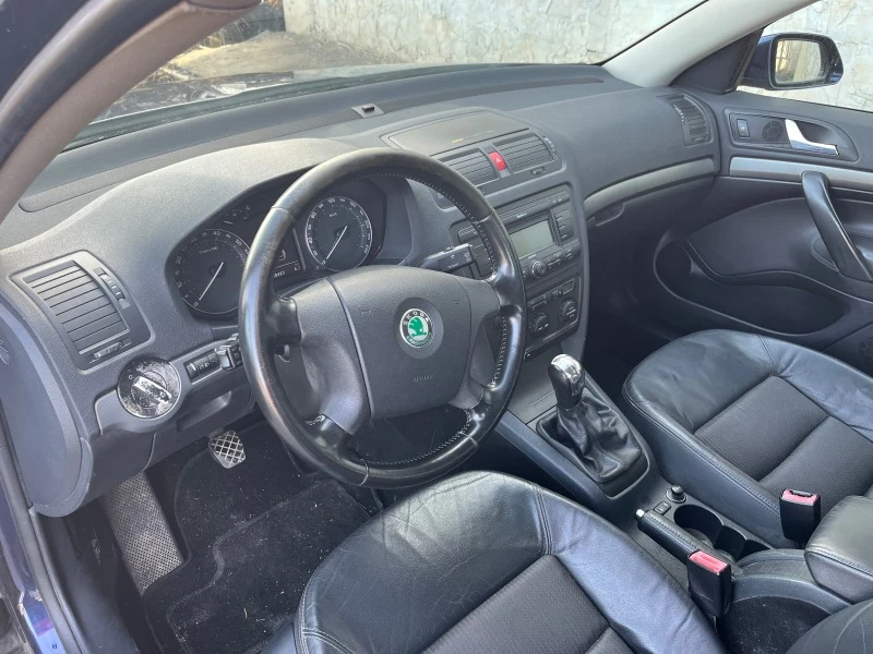 Skoda Octavia 2.0 FSI BLR, снимка 12 - Автомобили и джипове - 47659905