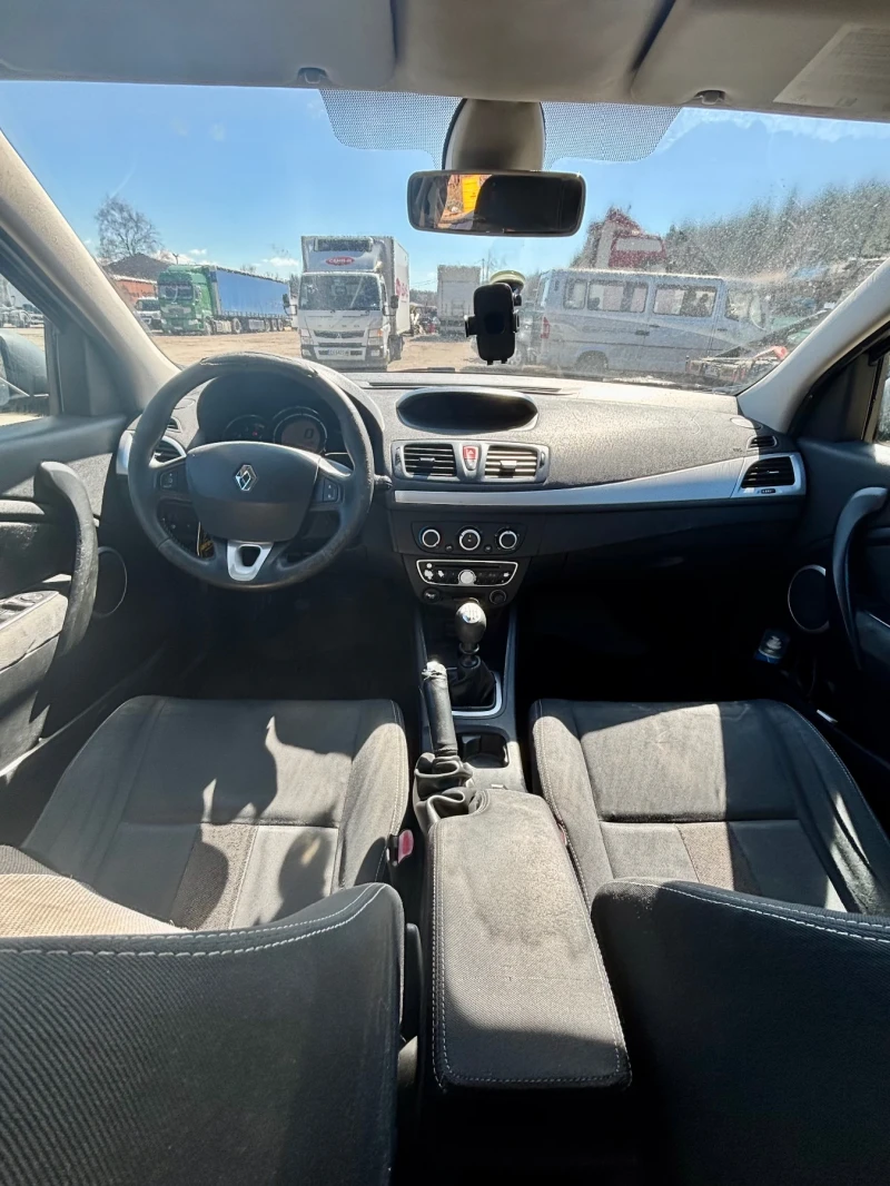 Renault Megane 1.5 d, снимка 14 - Автомобили и джипове - 49584555