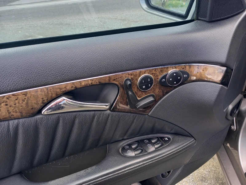 Mercedes-Benz E 320 ФУЛ ЕКСТРИ  ГАЗ  4Х4  ПАМЕТ , снимка 11 - Автомобили и джипове - 49762883