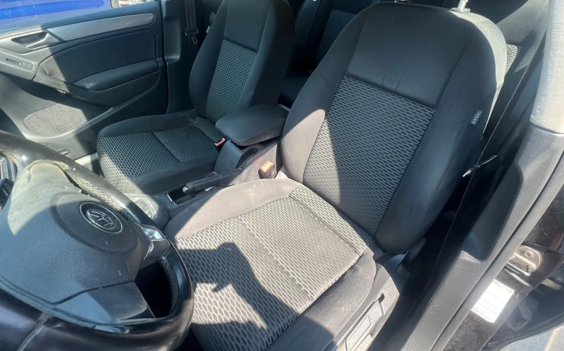 VW Golf 6 1.6TDI, снимка 8 - Автомобили и джипове - 52645191