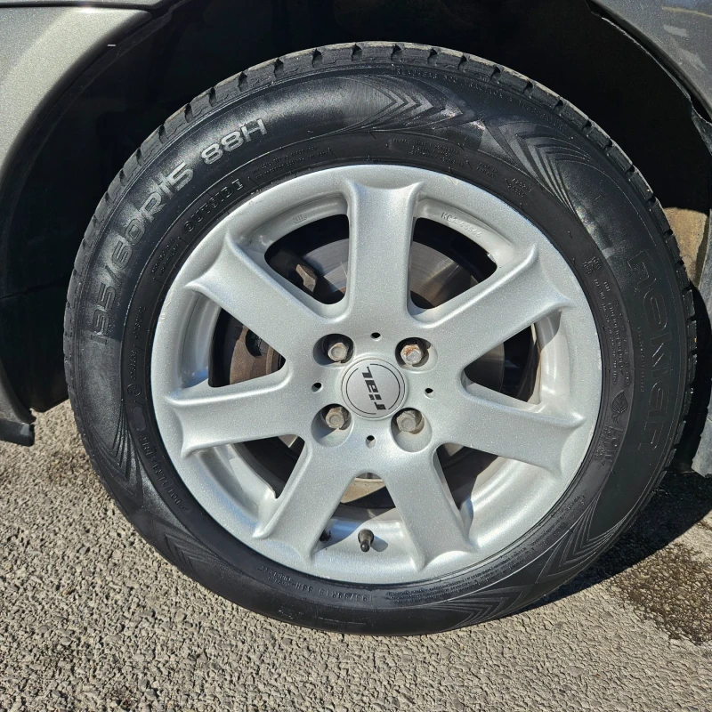 Toyota Corolla 1.4 D-4D 90 к.с., снимка 15 - Автомобили и джипове - 52029814