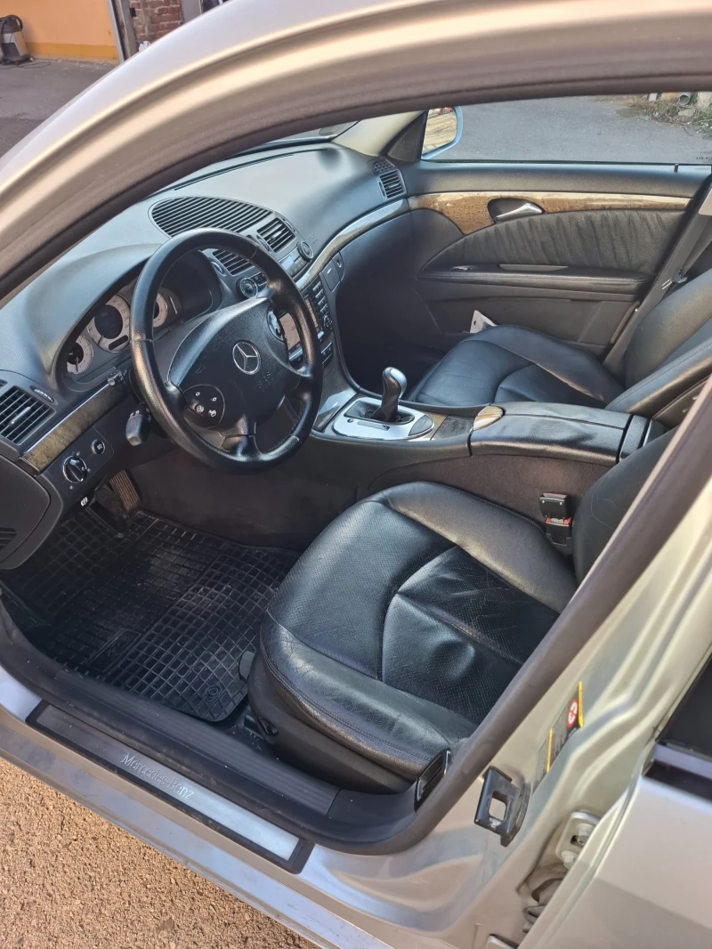 Mercedes-Benz E 270 Avantgarde, снимка 3 - Автомобили и джипове - 52996297