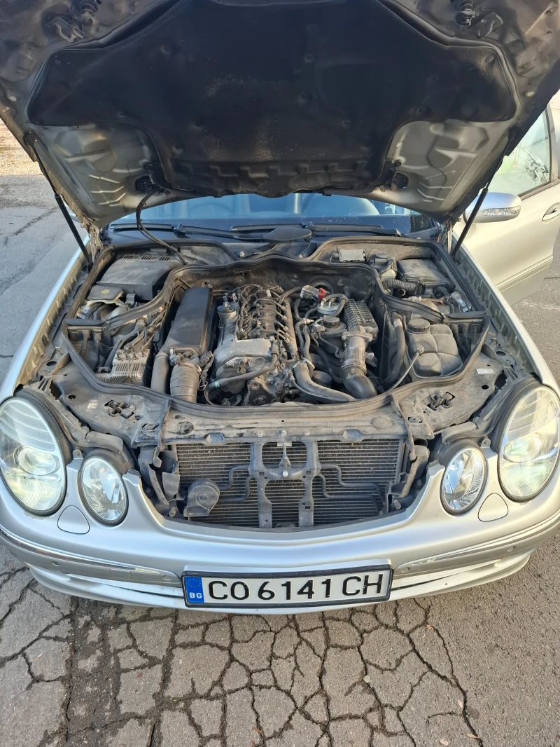 Mercedes-Benz E 270 Avantgarde, снимка 2 - Автомобили и джипове - 52996297