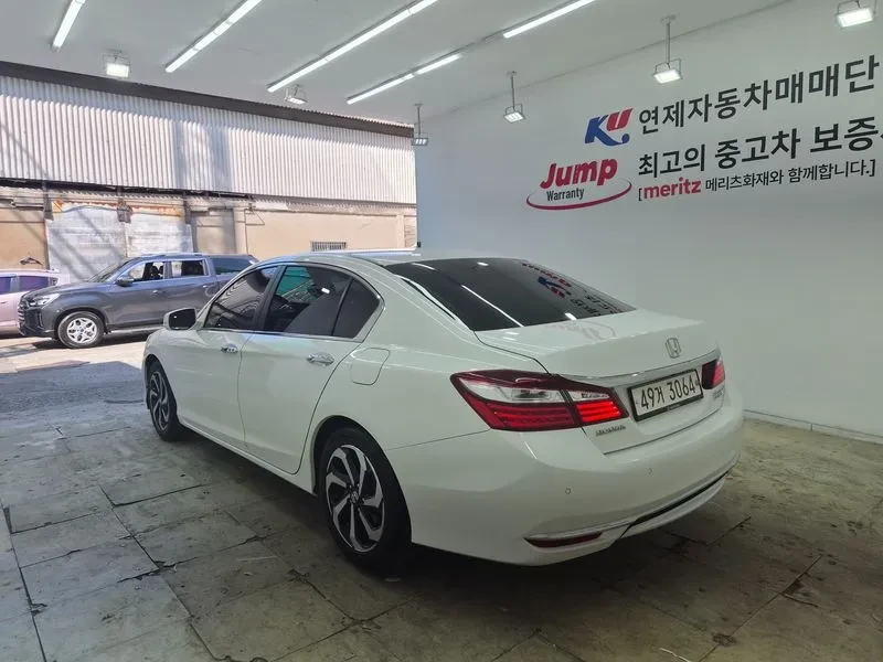 Honda Accord 2.4 - САМО 30% АВАНС, снимка 9 - Автомобили и джипове - 56219962