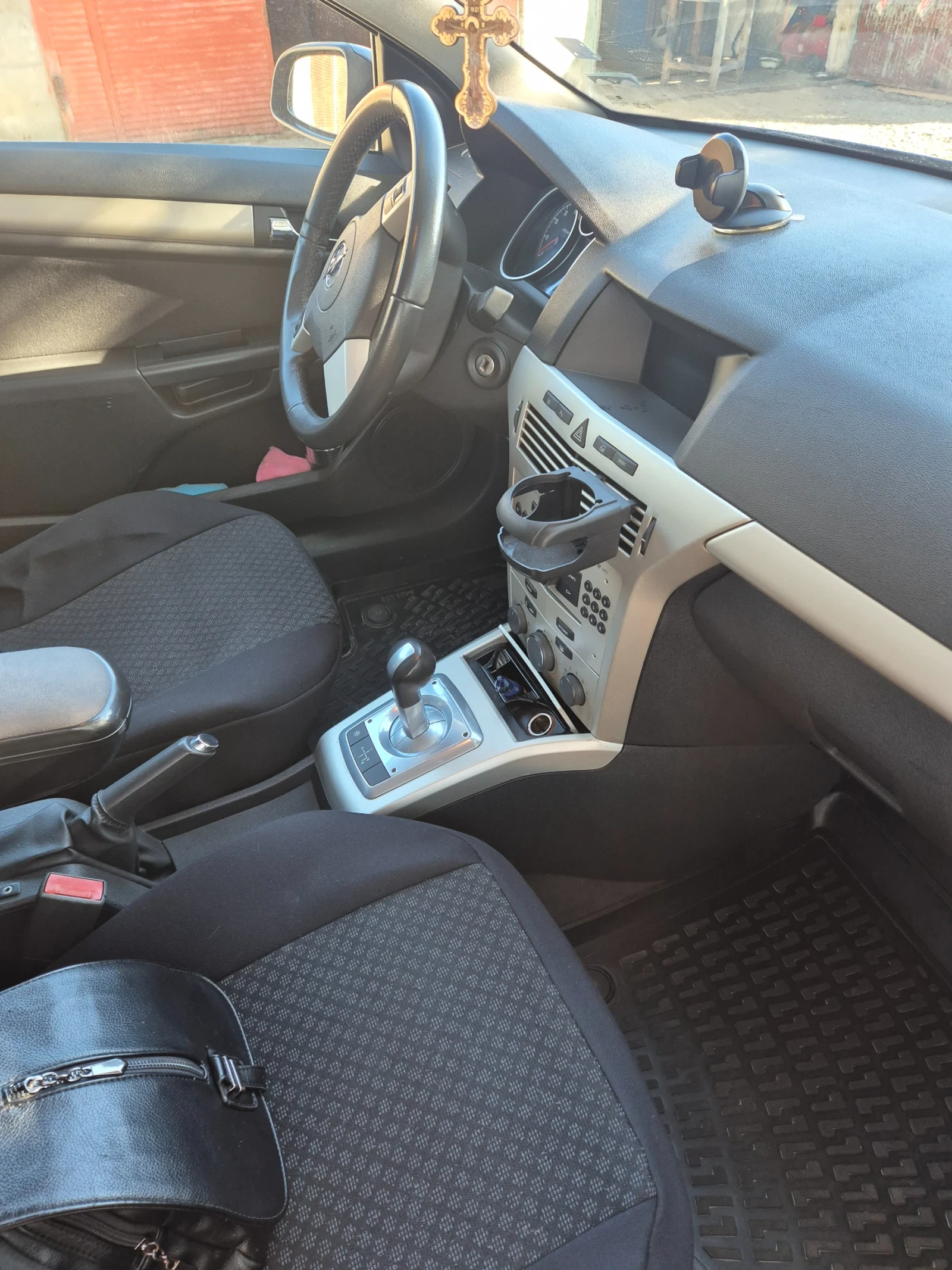 Opel Astra h GTC 1.6  | Mobile.bg   12