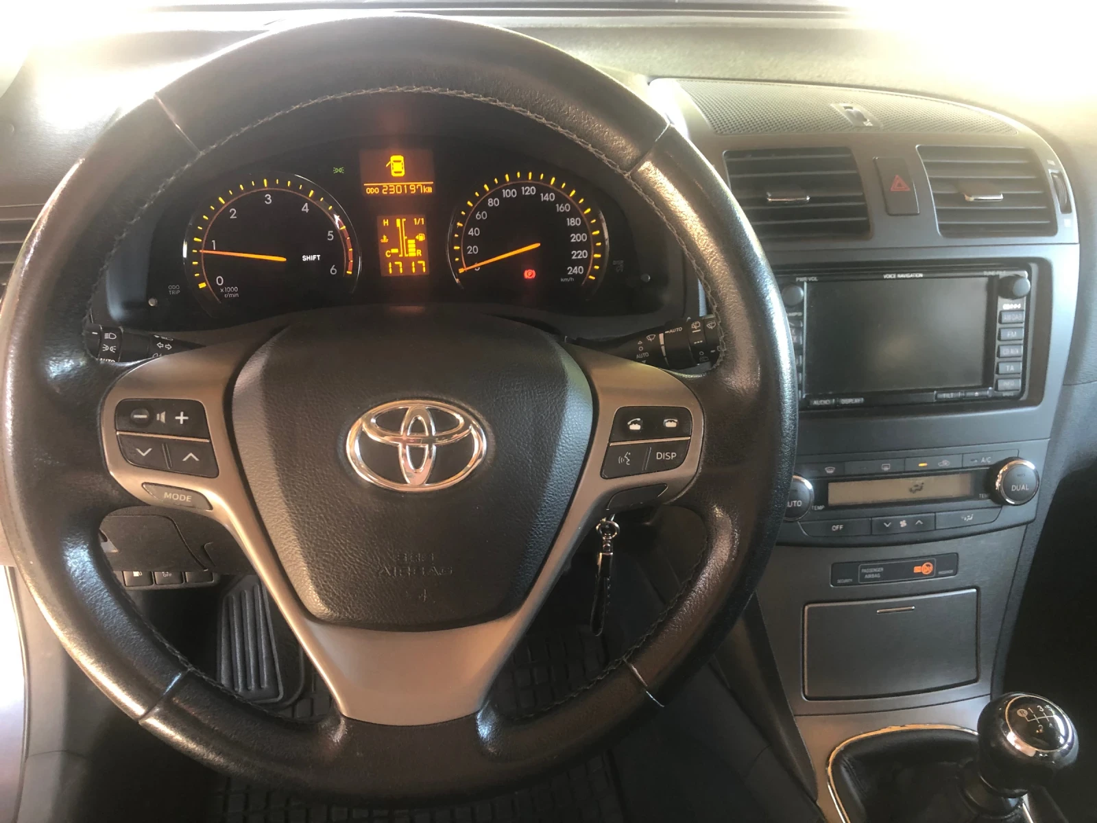 Toyota Avensis  - изображение 6