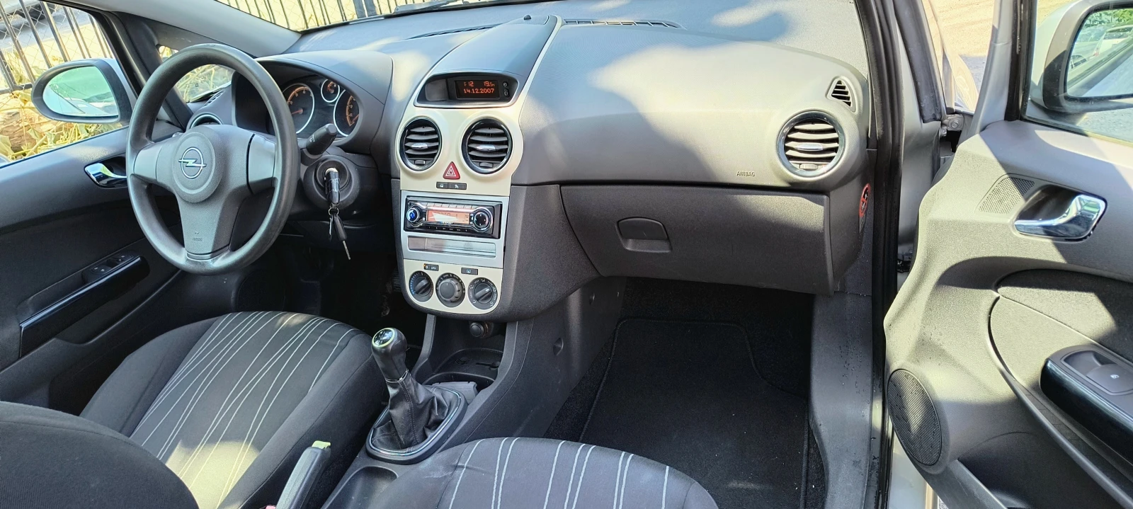 Opel Corsa 1.2 - изображение 9