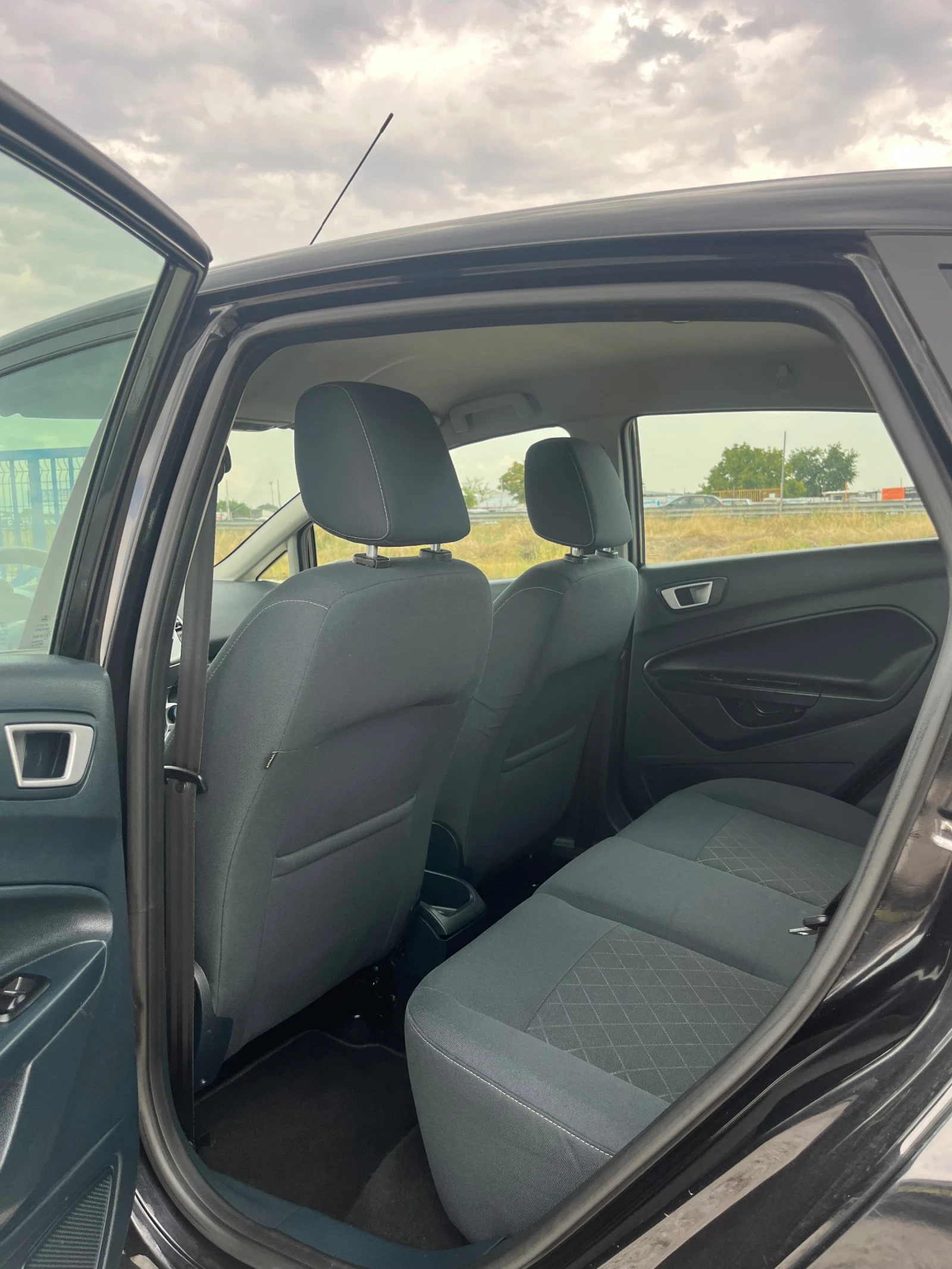 Ford Fiesta 1.4 TDCi - изображение 8