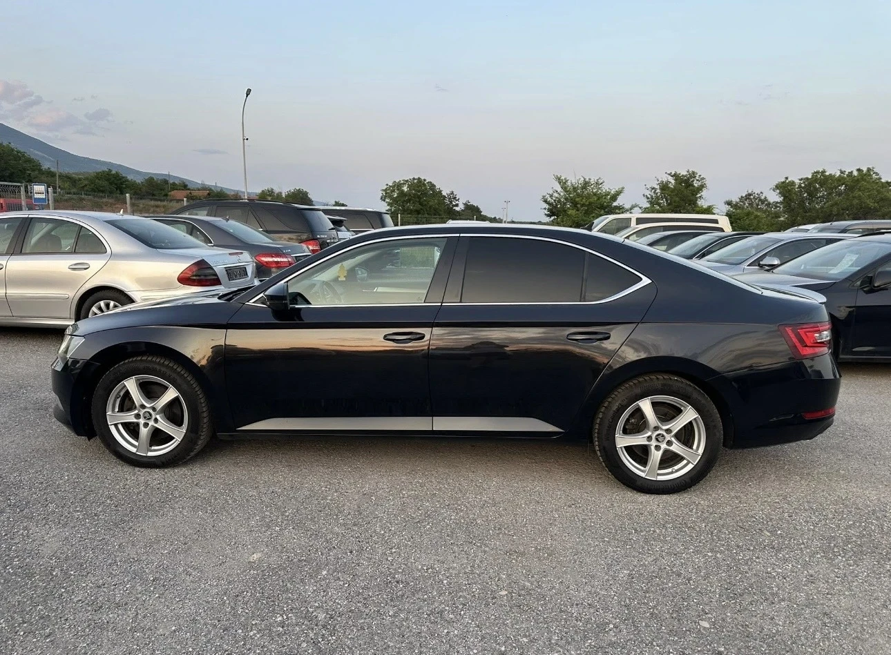 Skoda Superb 2.0TDI* 190к.с* DSG* KEYLESS* КАМЕРА* ПЕЧКА - изображение 7