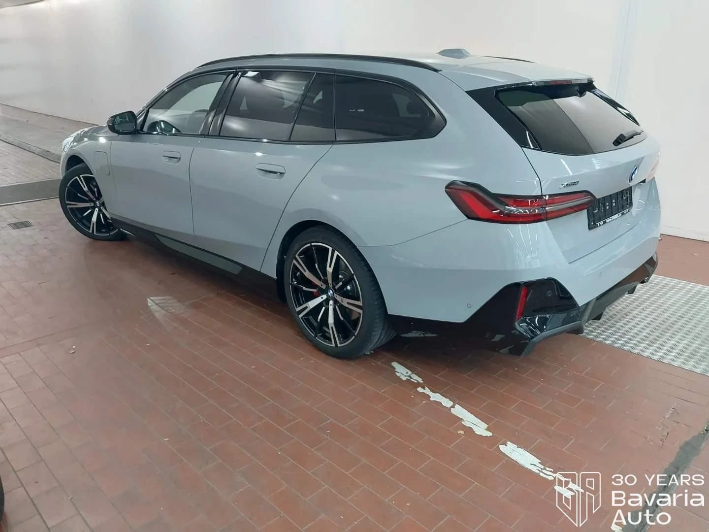 BMW 530 e xDrive Touring M Sport Paket Steptronic | Mobile.bg   2