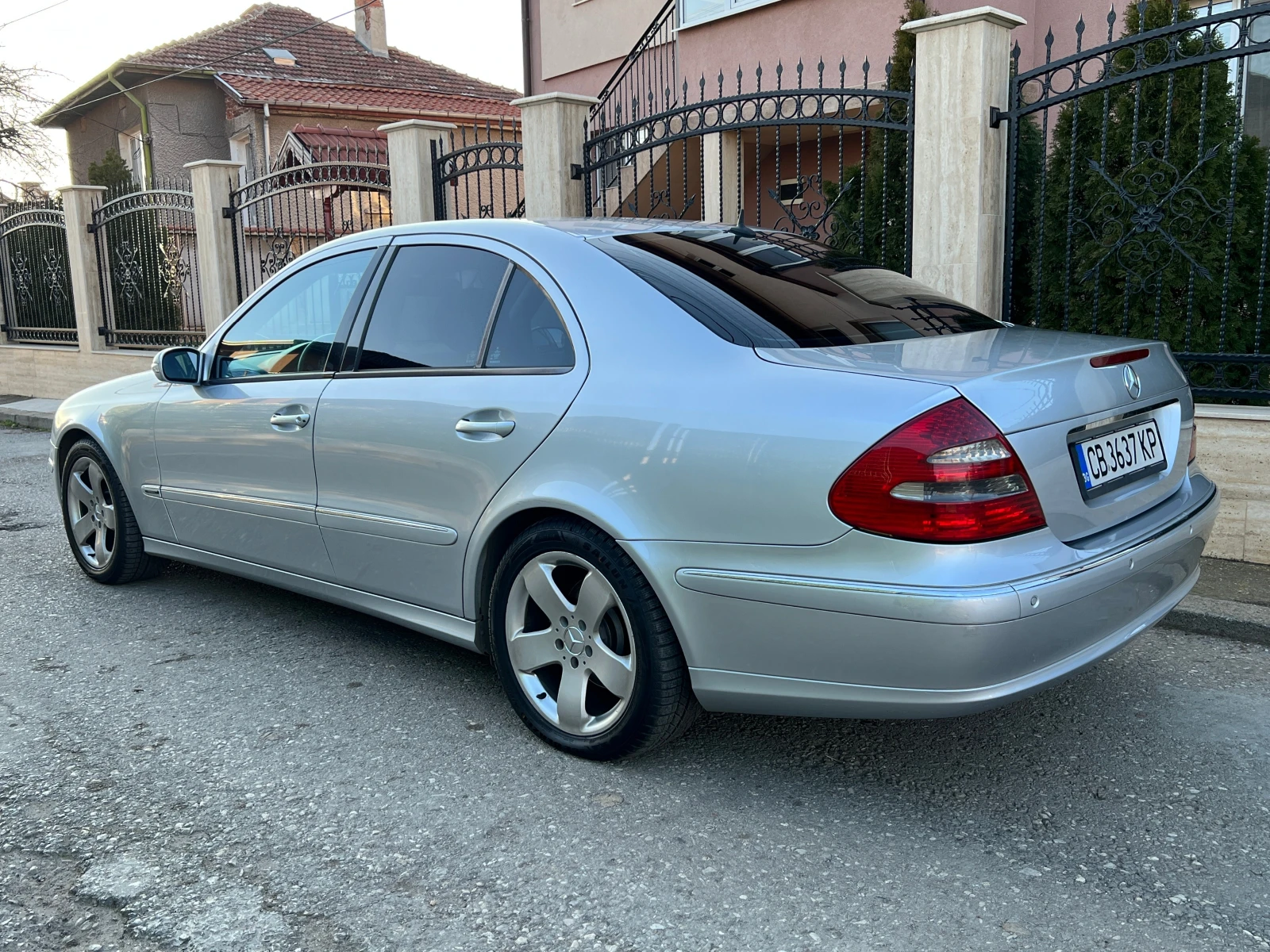 Mercedes-Benz E 280 /3.0 CDI/V6/7G TRONIC/AVANGARDE - изображение 4