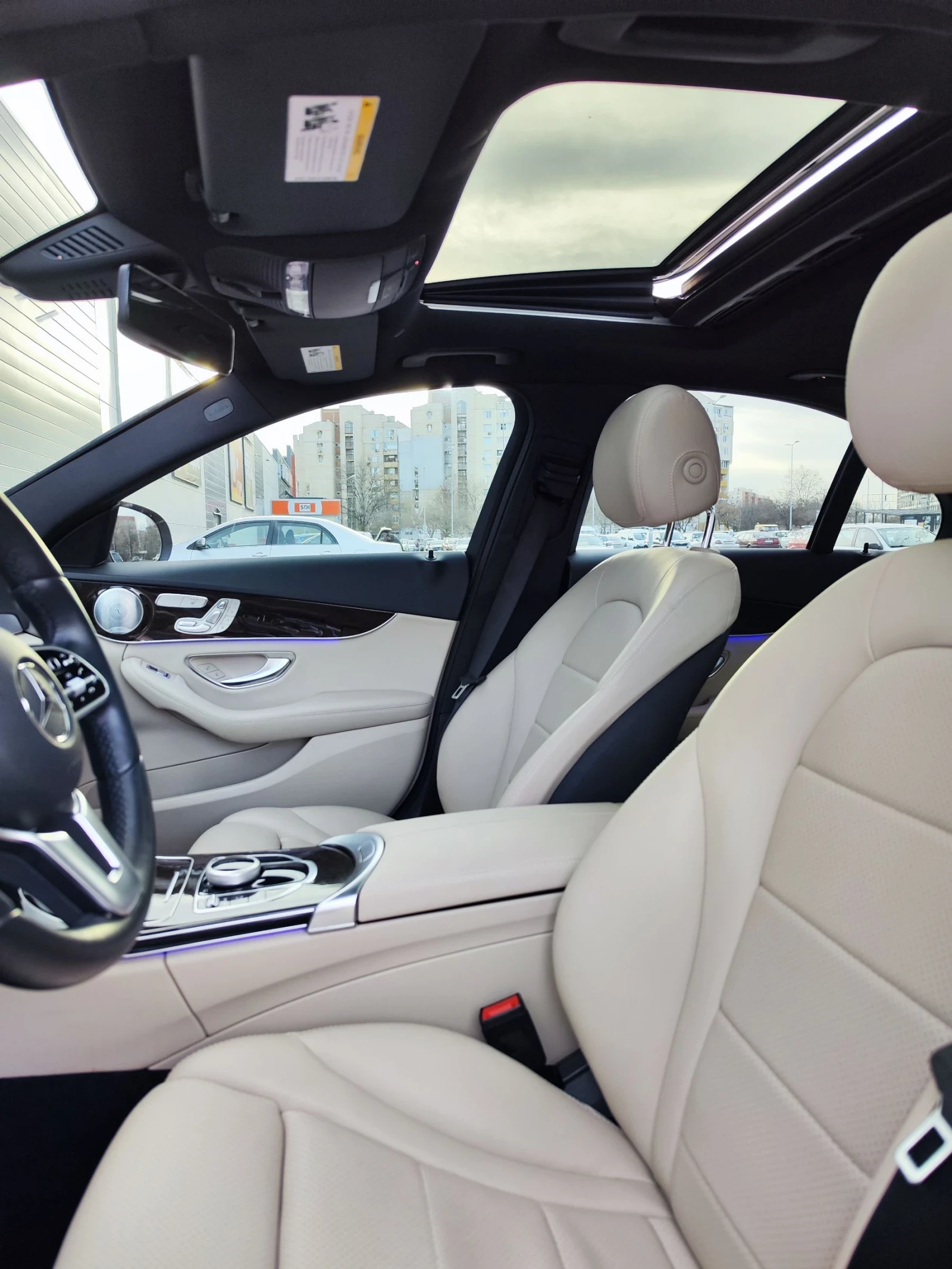 Mercedes-Benz C 300 4 MATIC, снимка 11 - Автомобили и джипове - 53926306