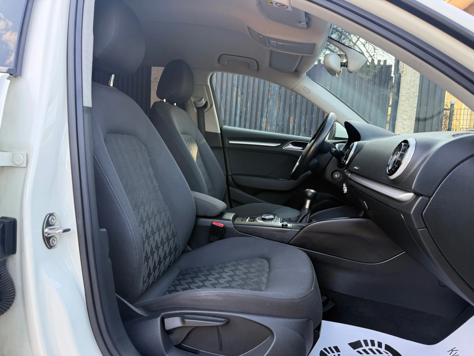 Audi A3 1.4 G-tron Navi-Parktronik, снимка 8 - Автомобили и джипове - 53865673