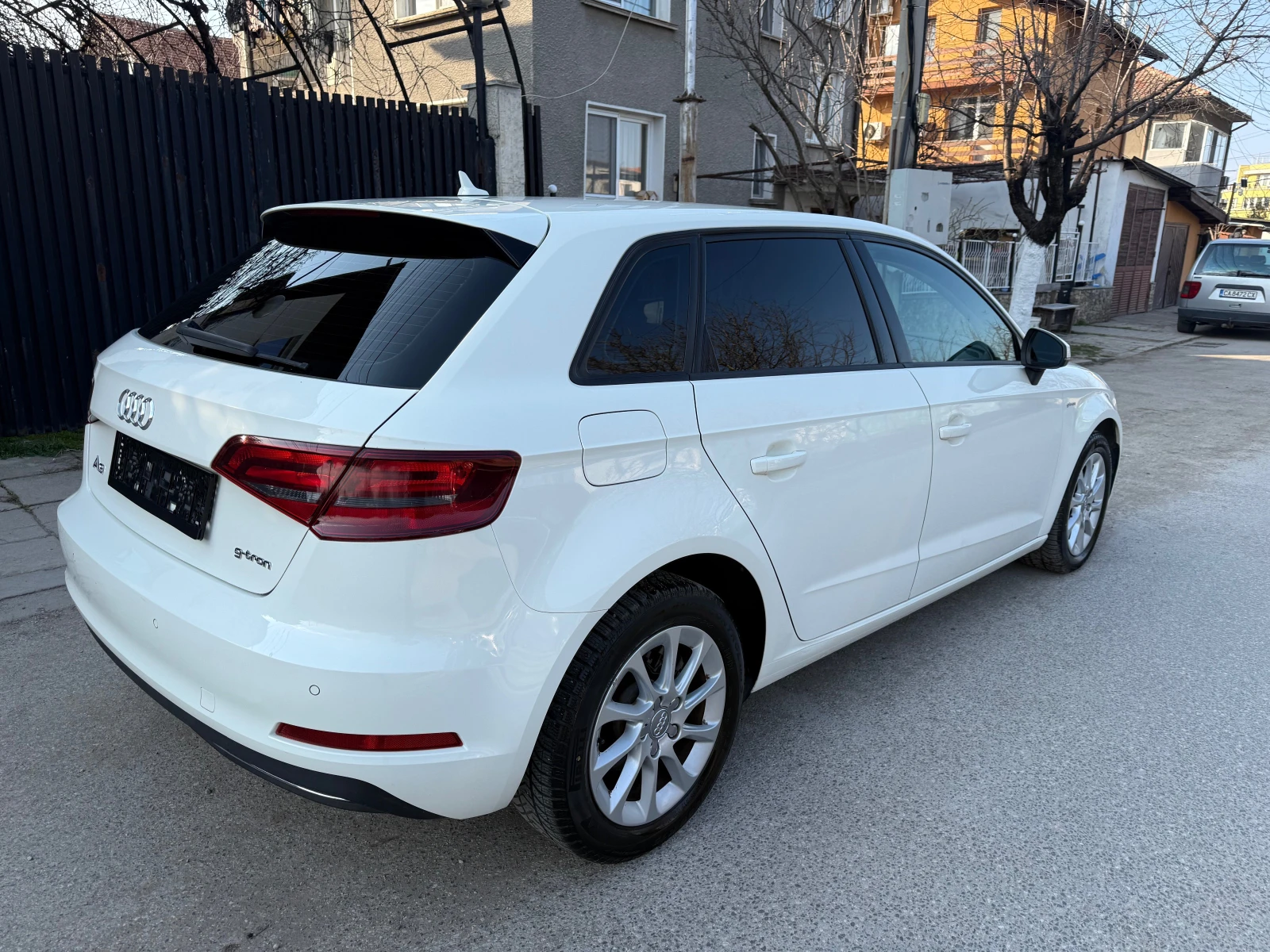 Audi A3 1.4 G-tron Navi-Parktronik, снимка 6 - Автомобили и джипове - 53865673