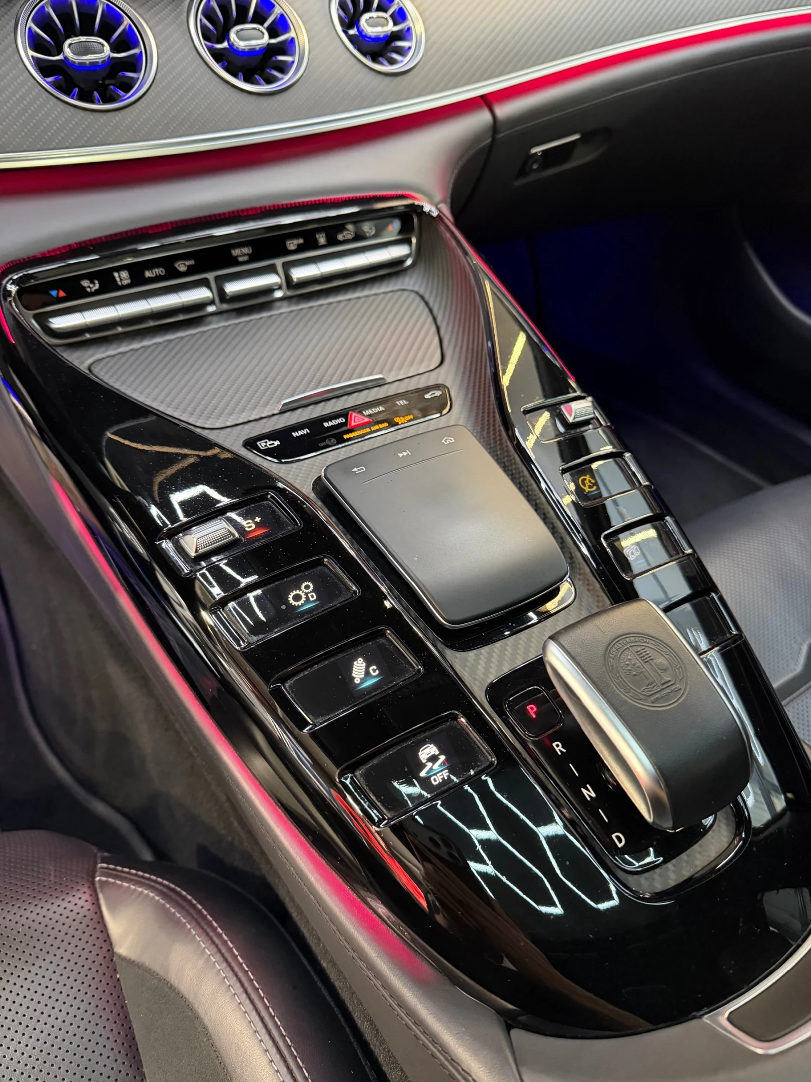 Mercedes-Benz GT AMG 53 4 MATIC * FULL Екстри* BURMESTER * HEAD UP , снимка 8 - Автомобили и джипове - 54228823