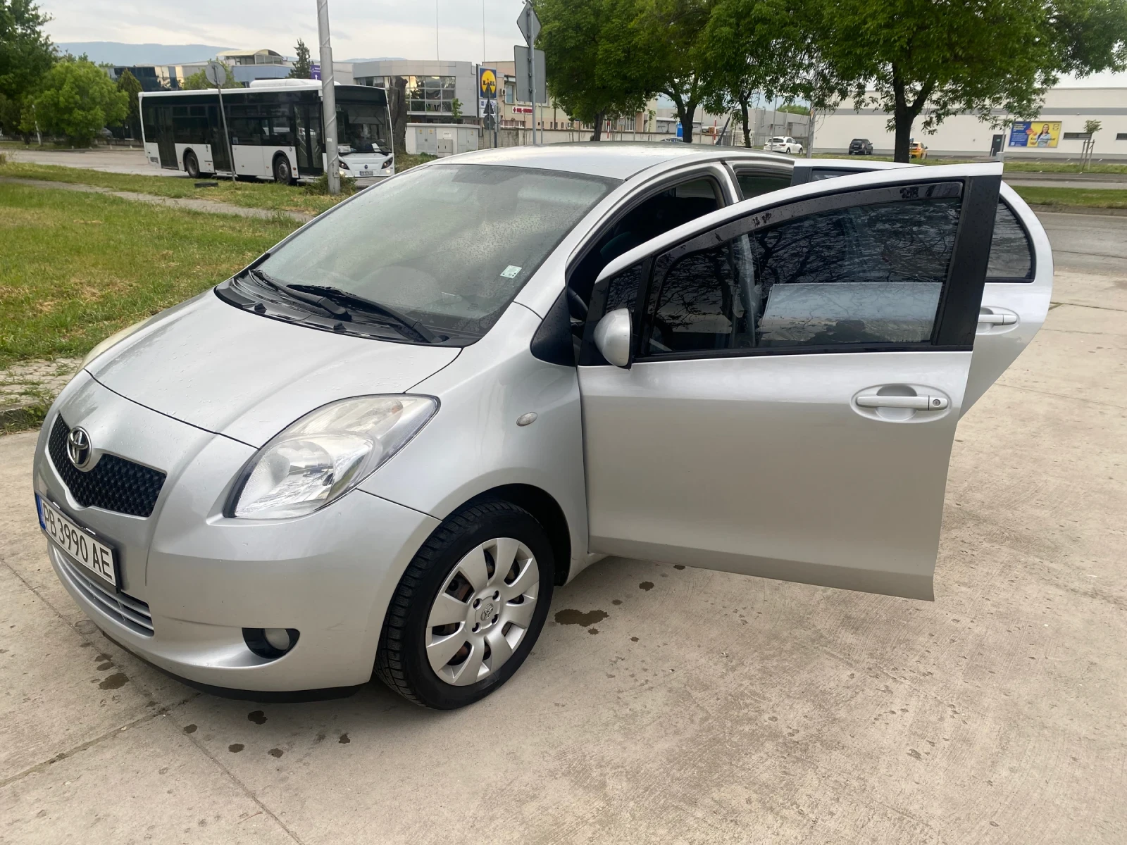 Toyota Yaris, снимка 7 - Автомобили и джипове - 54349607