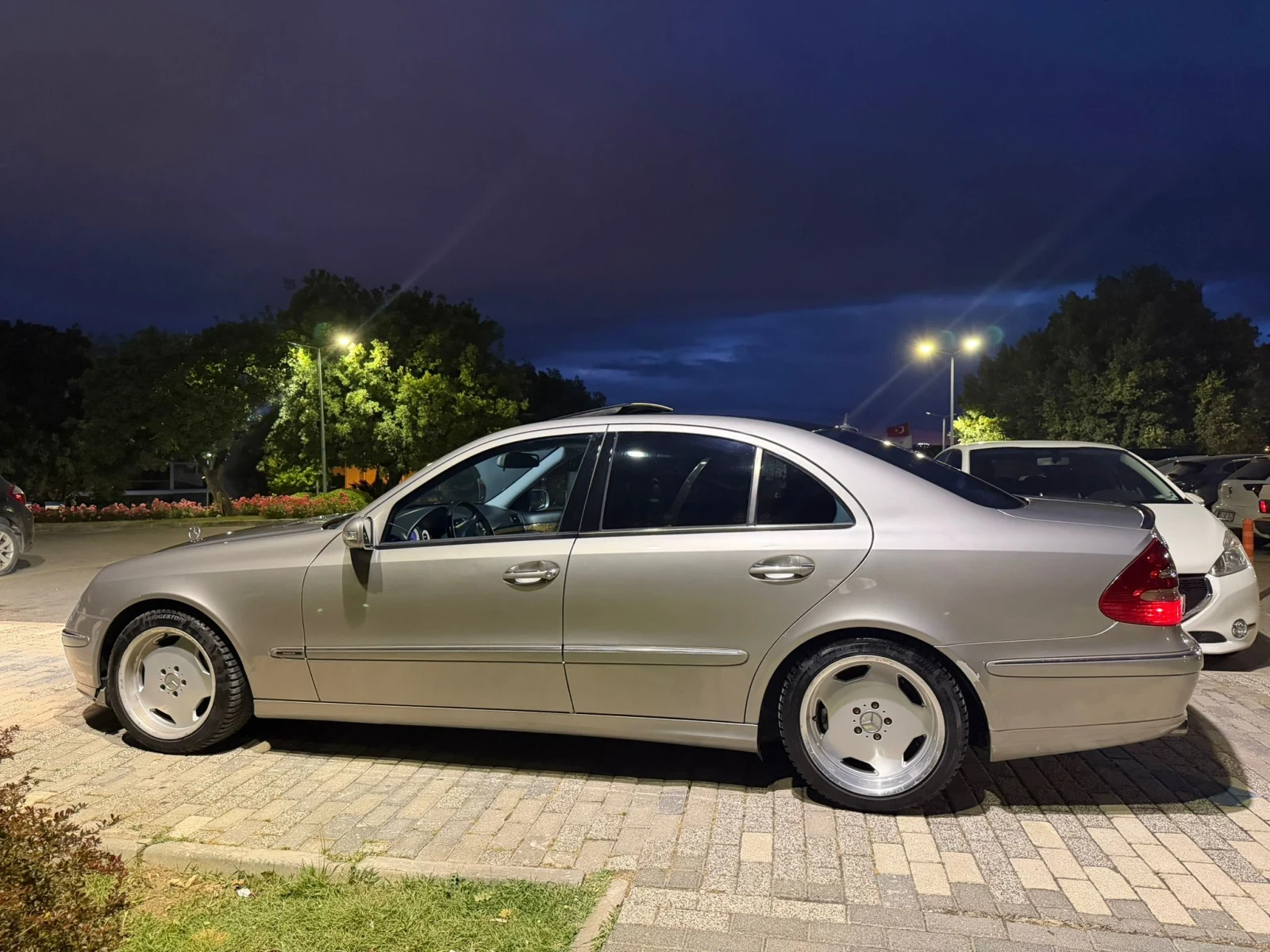 Mercedes-Benz E 320, снимка 6 - Автомобили и джипове - 54919027