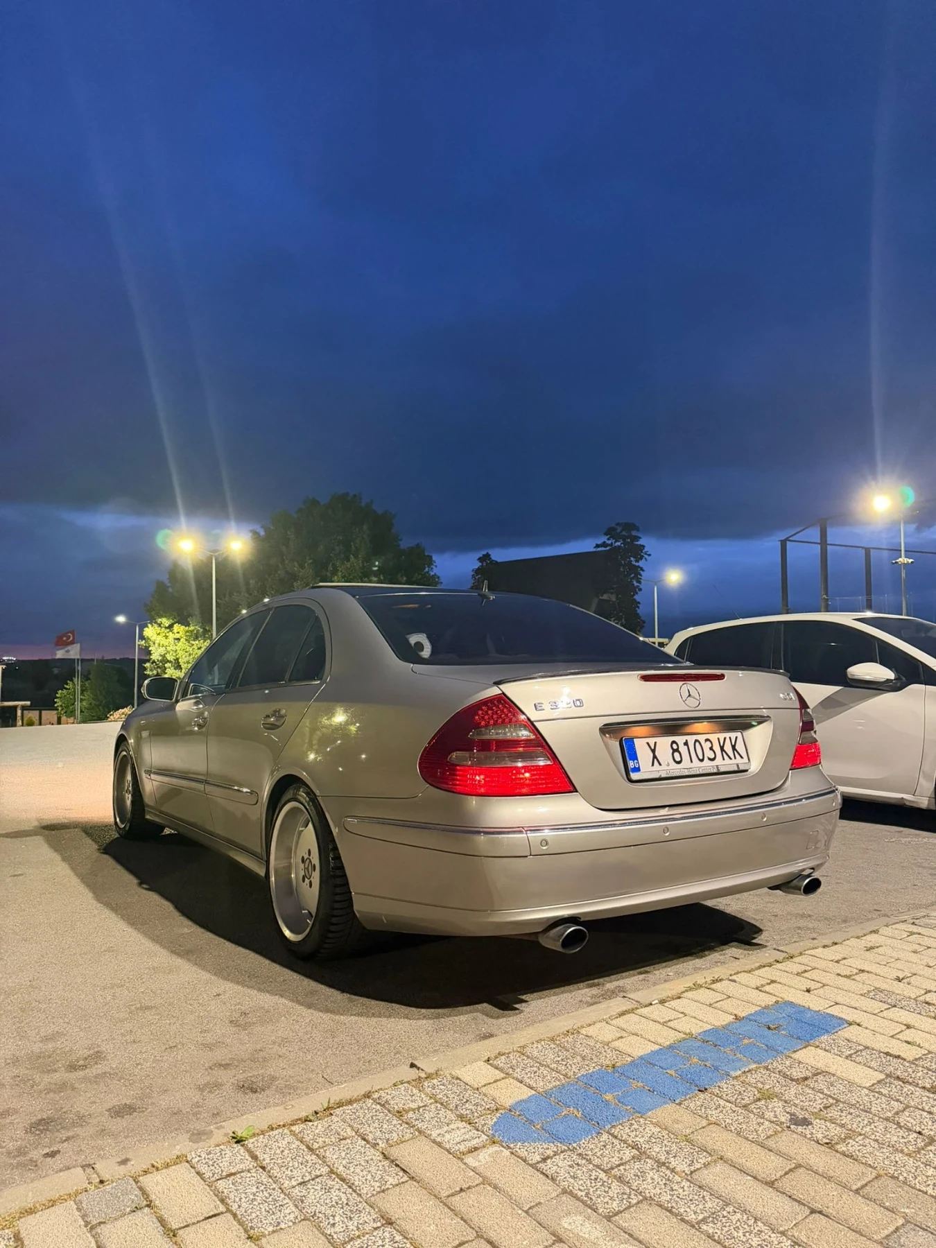 Mercedes-Benz E 320, снимка 4 - Автомобили и джипове - 54919027