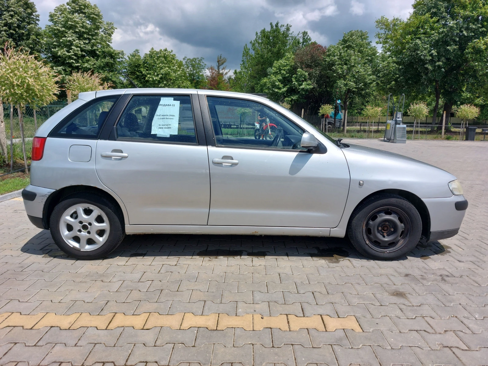 Seat Ibiza MPI, снимка 5 - Автомобили и джипове - 55184033