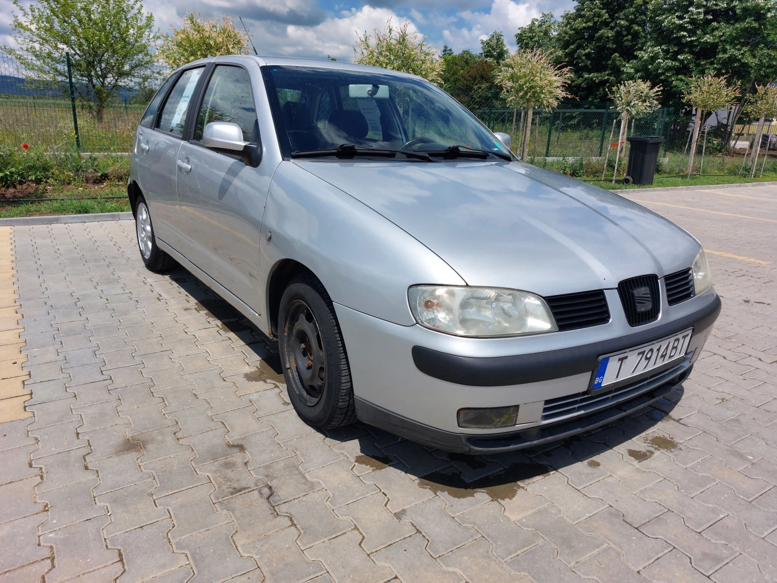 Seat Ibiza MPI, снимка 4 - Автомобили и джипове - 55184033
