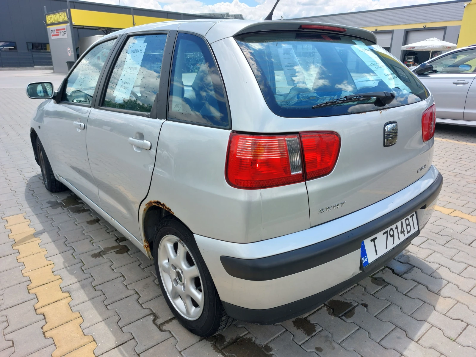 Seat Ibiza MPI, снимка 8 - Автомобили и джипове - 55184033