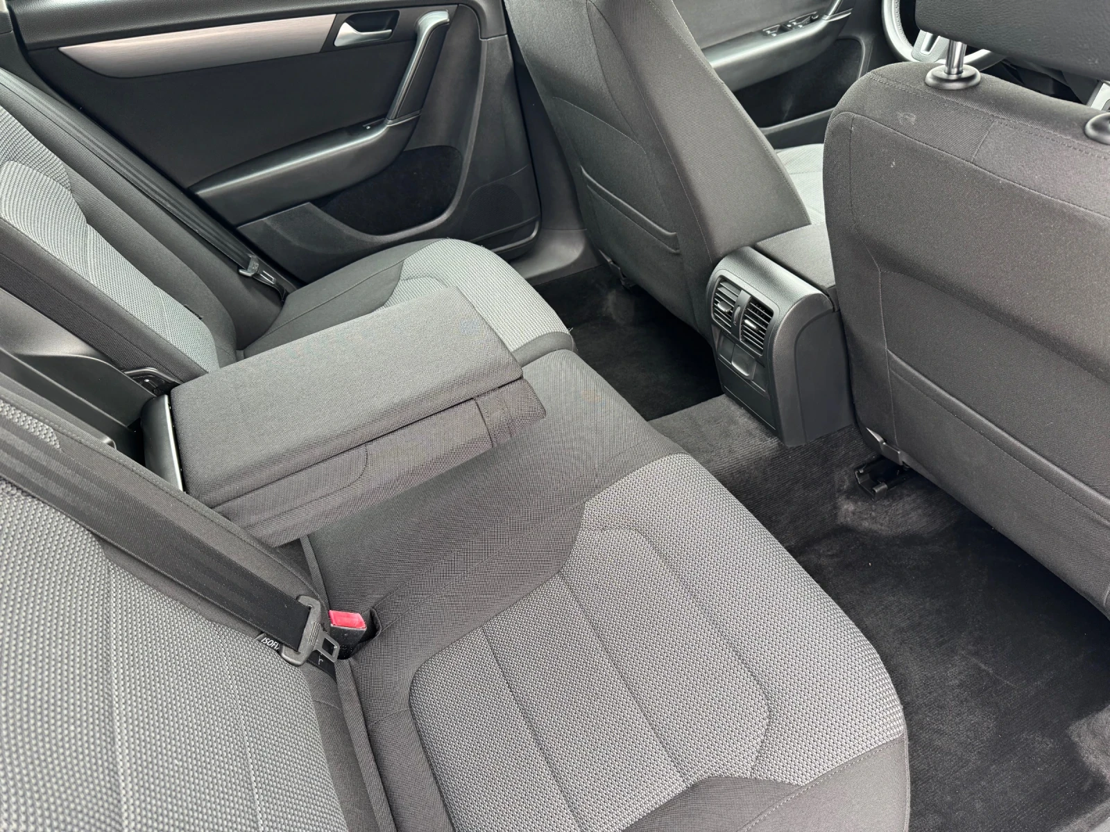 VW Passat 2.0TDI 140ps, снимка 10 - Автомобили и джипове - 55608608