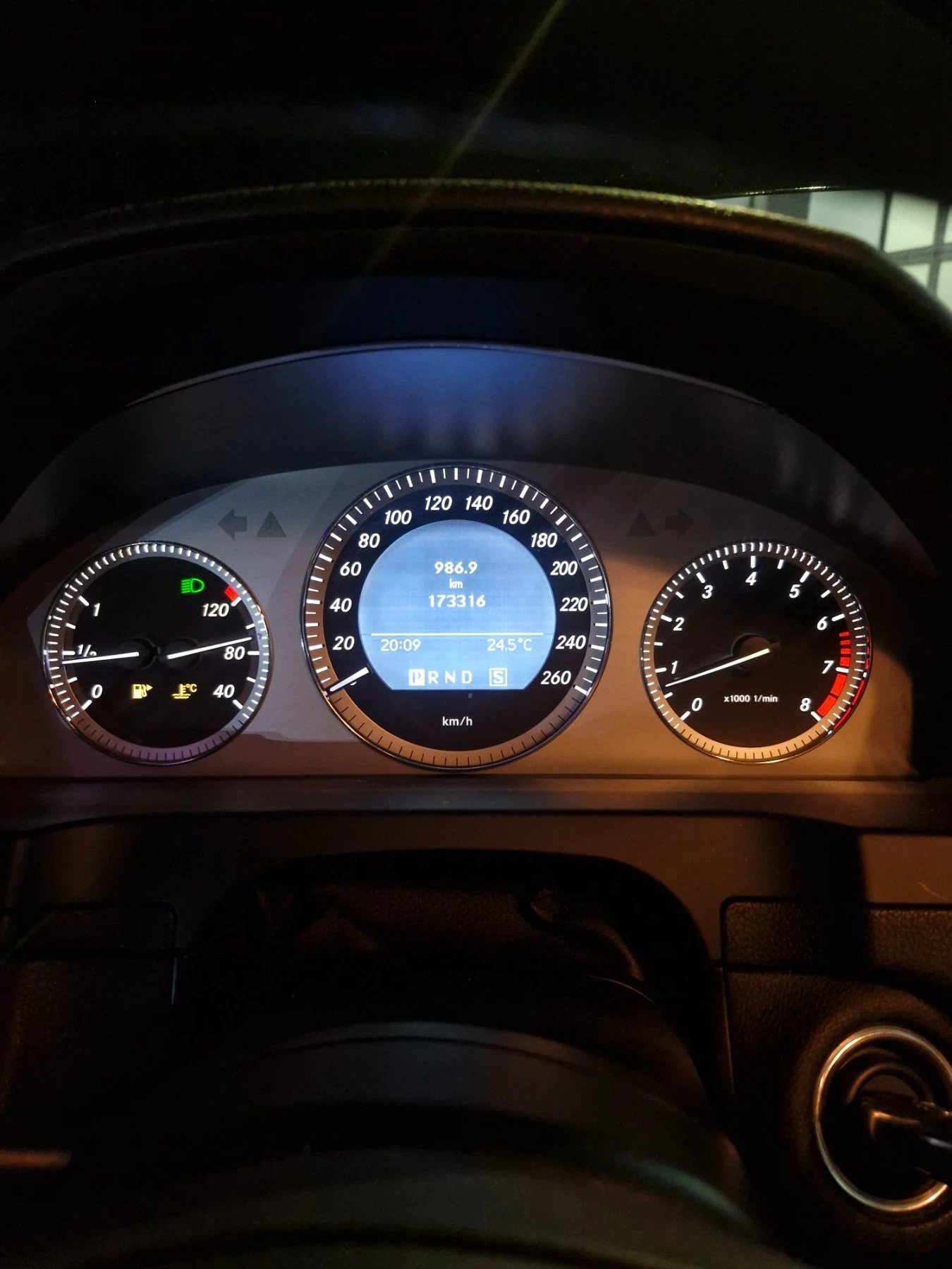 Mercedes-Benz C 350 Реални км, снимка 10 - Автомобили и джипове - 55750127