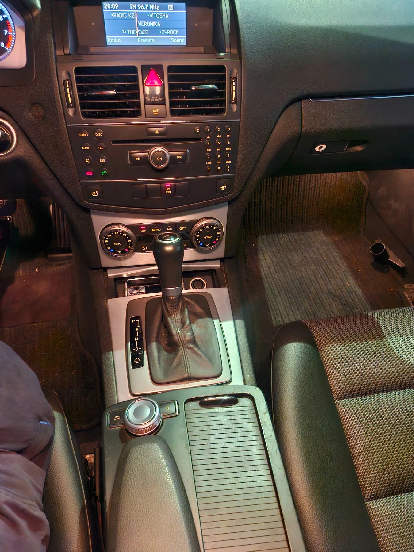 Mercedes-Benz C 350 Реални км, снимка 13 - Автомобили и джипове - 55750127