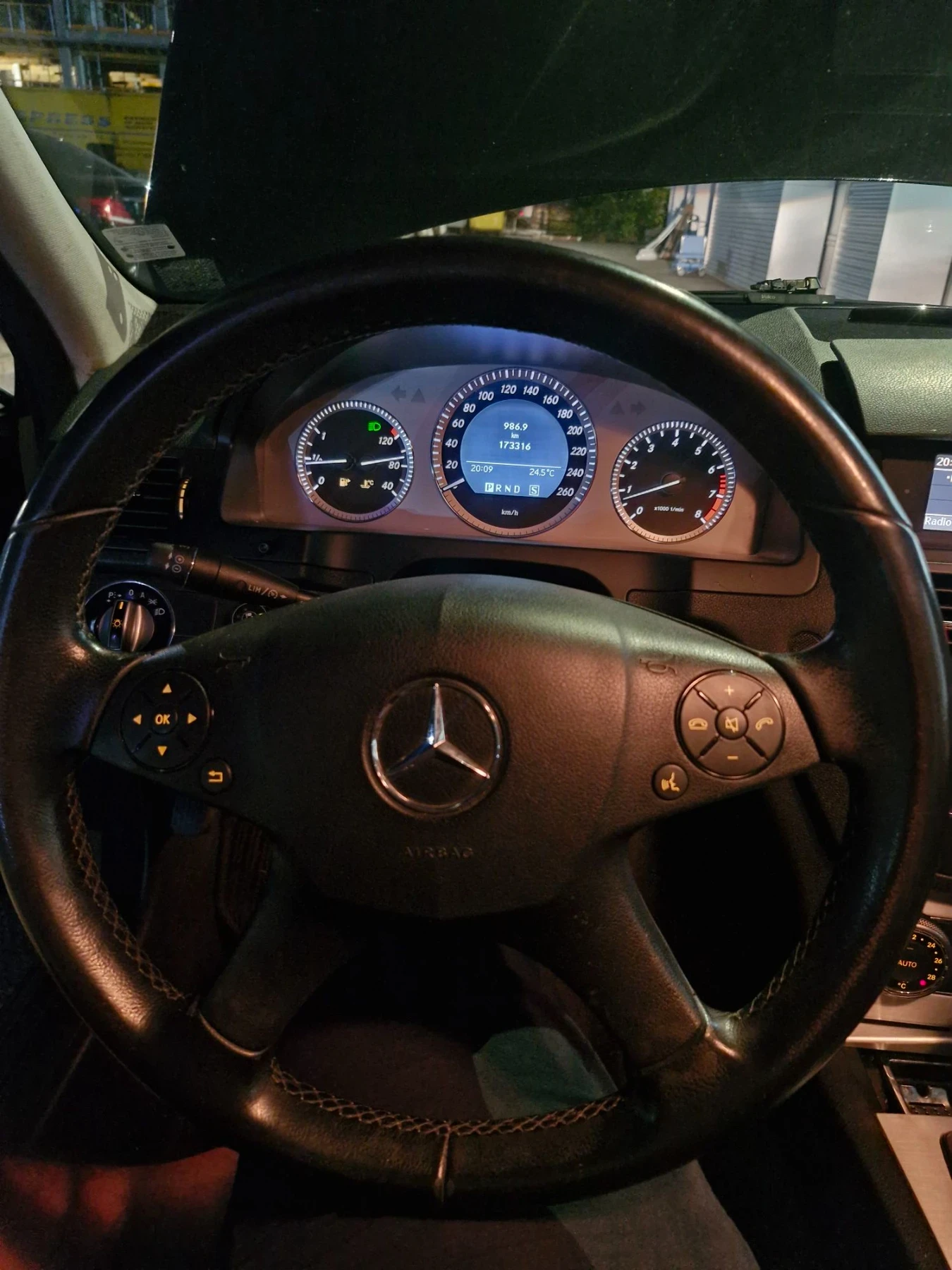 Mercedes-Benz C 350 Реални км, снимка 12 - Автомобили и джипове - 55750127