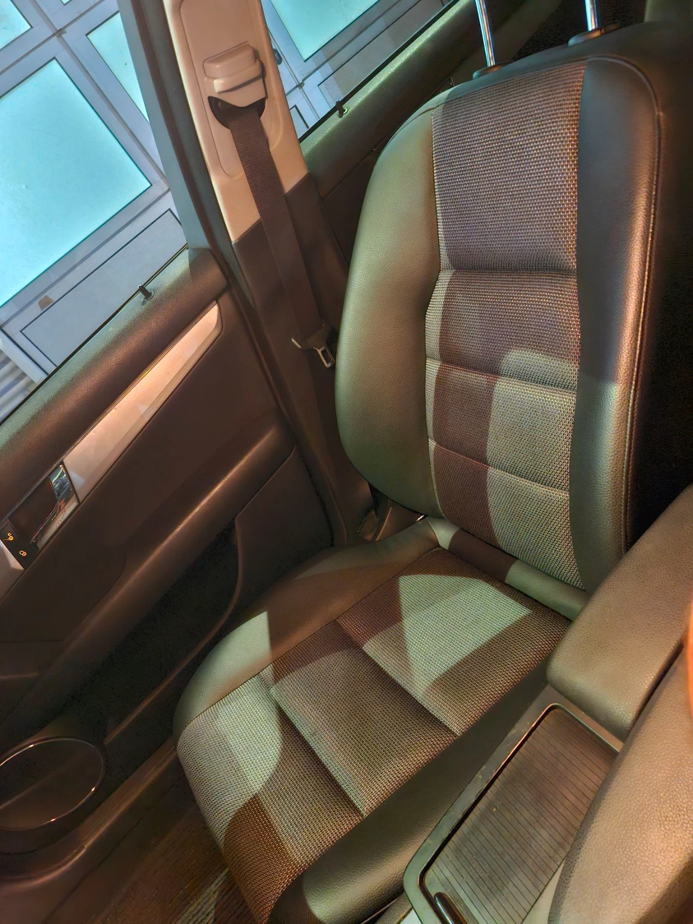 Mercedes-Benz C 350 Реални км, снимка 14 - Автомобили и джипове - 55750127