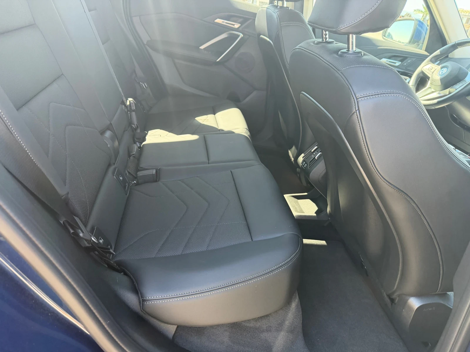 BMW iX1 eDrive20 * ГАРАНЦИЯ!!!* xLine* LED* Facelift* , снимка 12 - Автомобили и джипове - 55997782