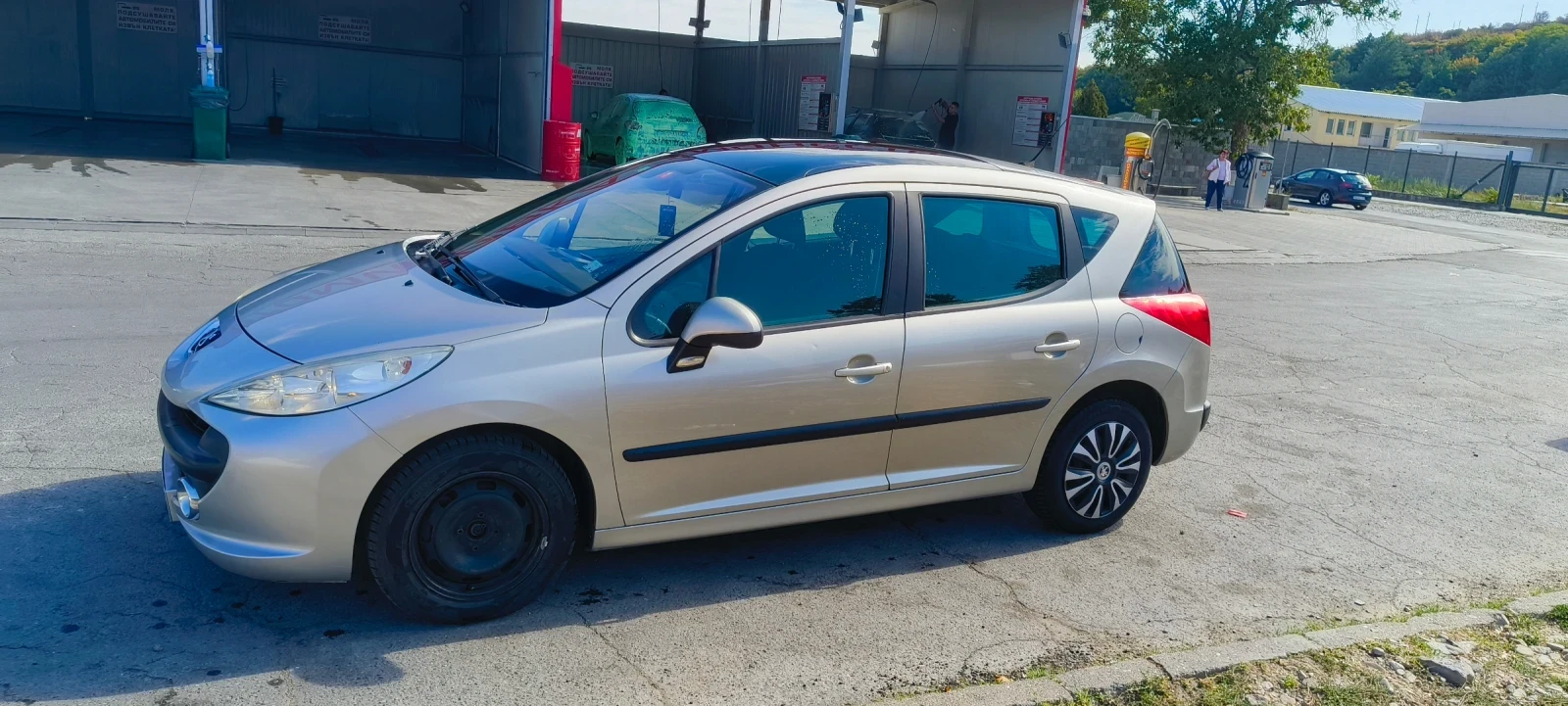 Peugeot 207 SW, снимка 2 - Автомобили и джипове - 56137324