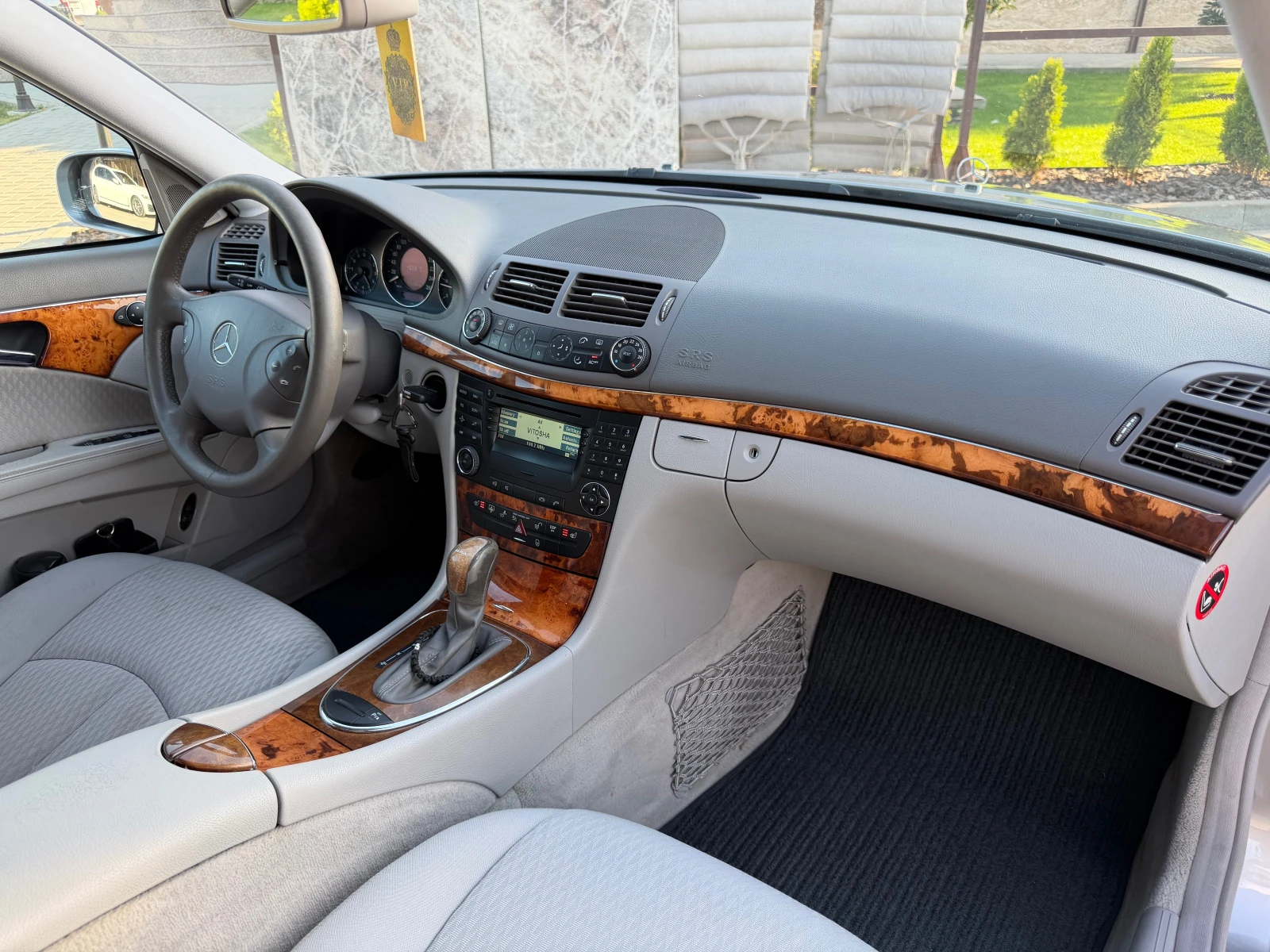 Mercedes-Benz E 320 CDI, снимка 11 - Автомобили и джипове - 56217182