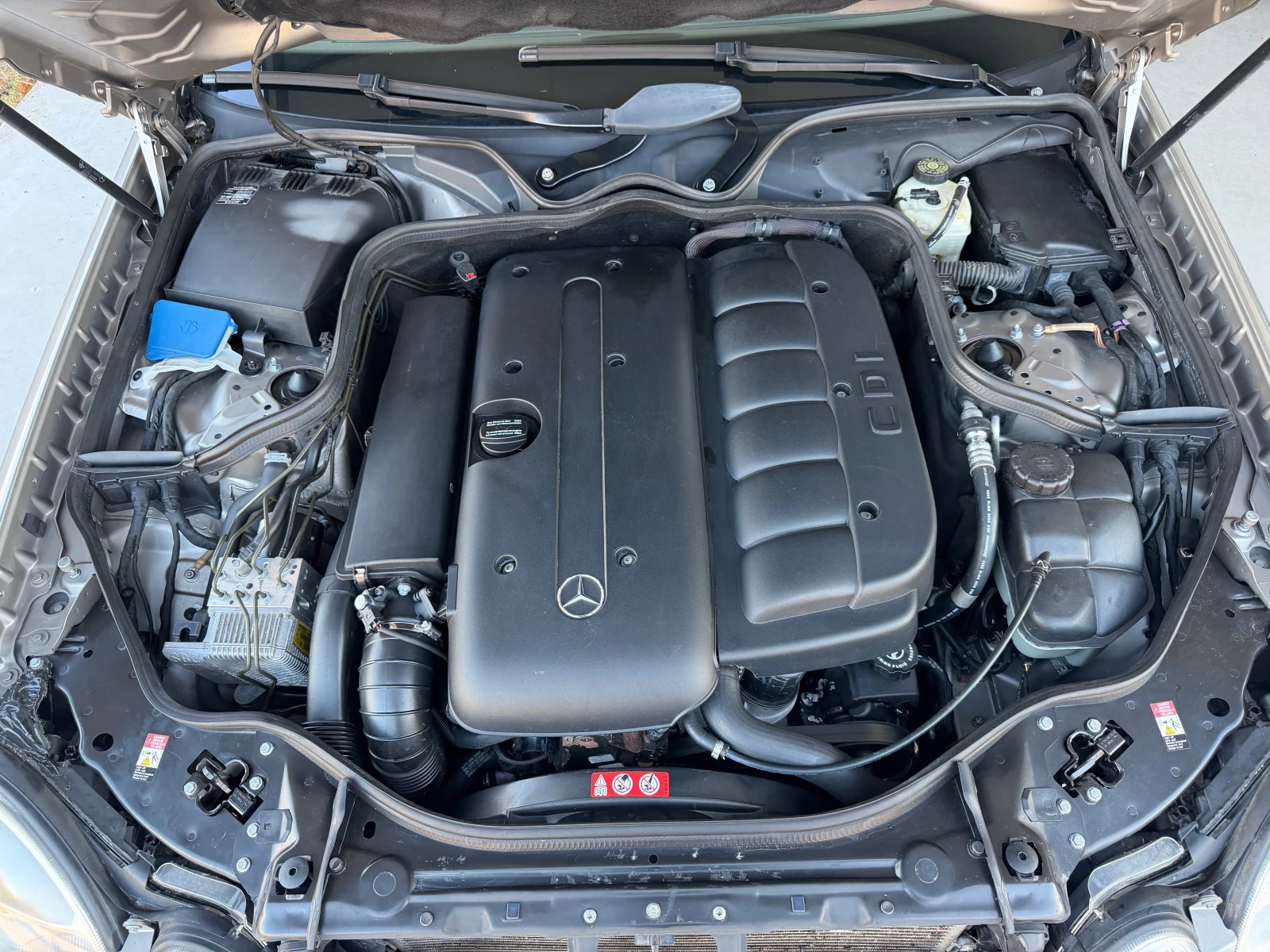 Mercedes-Benz E 320 CDI, снимка 14 - Автомобили и джипове - 56217182