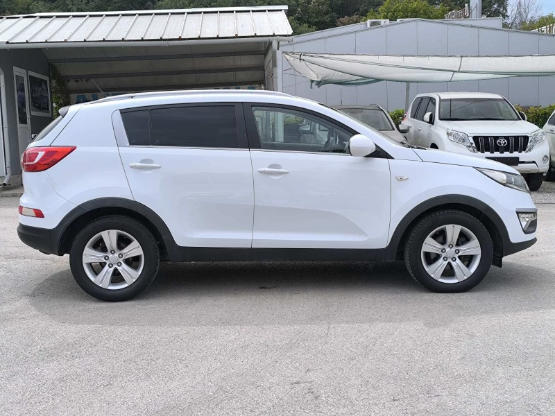 Kia Sportage, снимка 6 - Автомобили и джипове - 46879525