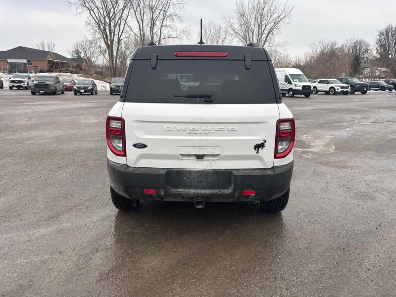 Ford Bronco * Outer Banks * CARFAX * БЕЗ ПЪРВОНАЧАЛНА ВНОСКА, снимка 4 - Автомобили и джипове - 53116627