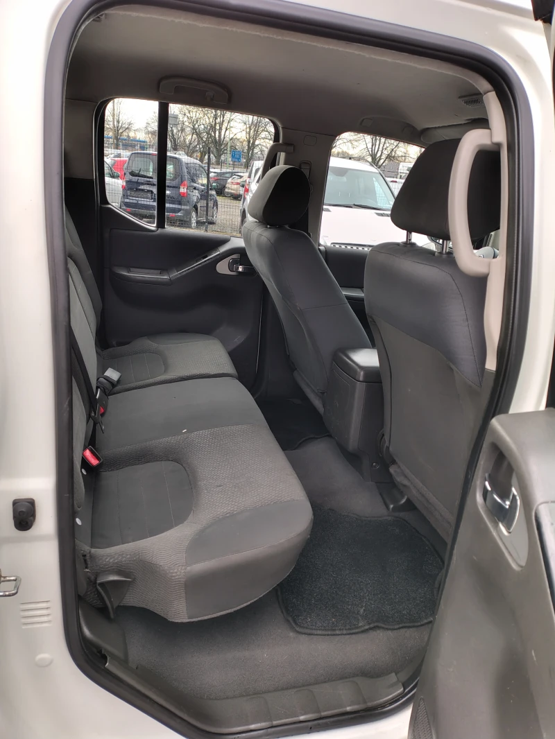 Nissan Navara 2.5 дизел, снимка 11 - Автомобили и джипове - 53291348