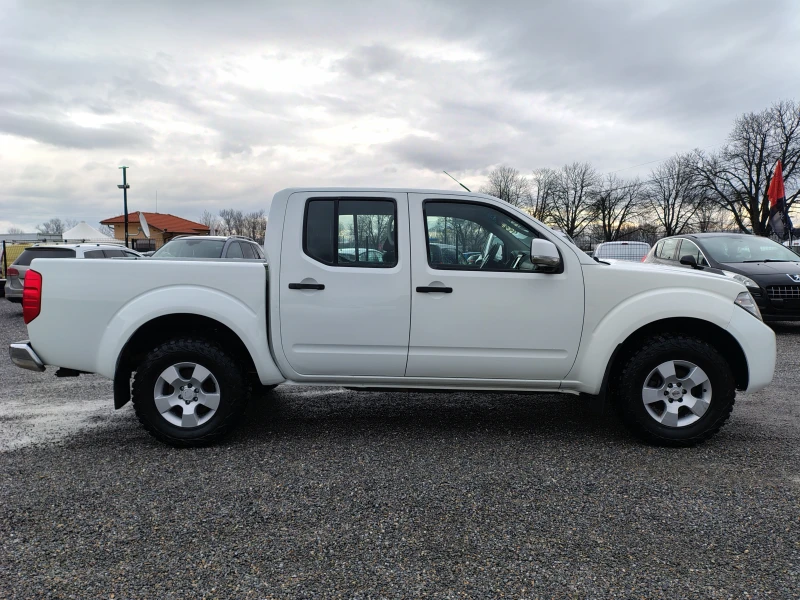 Nissan Navara 2.5 дизел, снимка 4 - Автомобили и джипове - 53291348