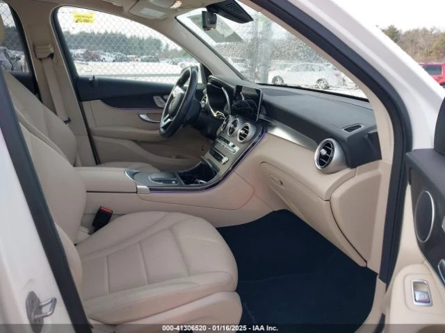 Mercedes-Benz GLC 300, снимка 9 - Автомобили и джипове - 49523620