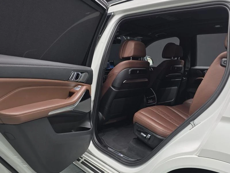 BMW X7 xDrive 40d M Sport 7 STR| 320к.с., снимка 15 - Автомобили и джипове - 56199613