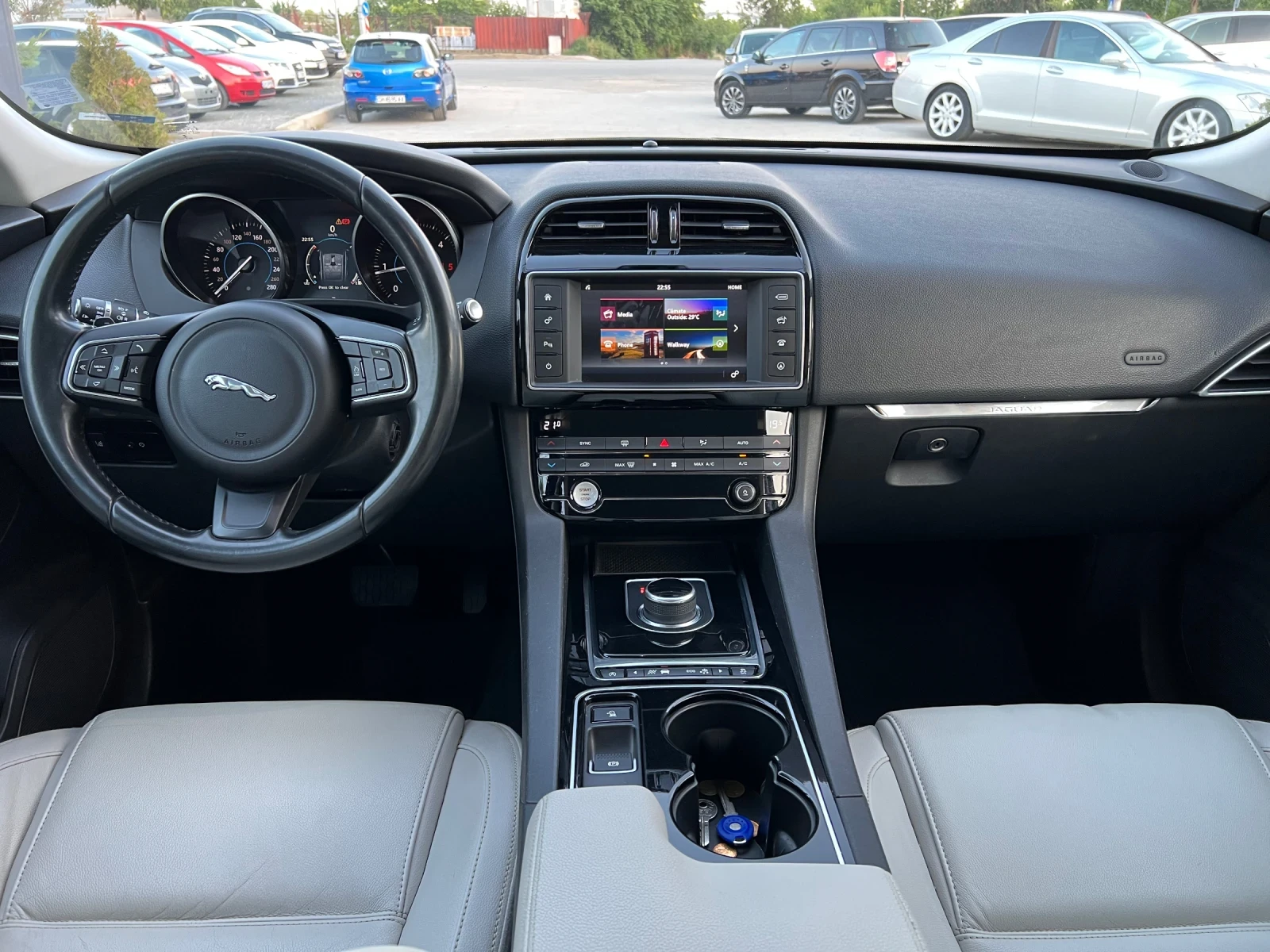 Jaguar F-PACE 2.0D-180��= 4�4= 8��������= ����= LINE ASSIST | Mobile.bg � ����������� 11