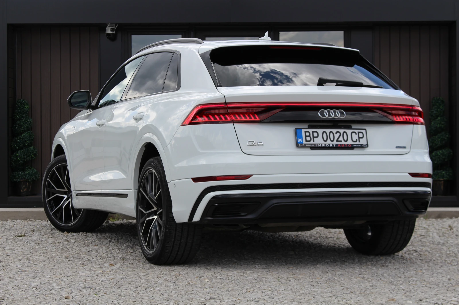 Audi Q8 3.0TFSI* S-Line* Black Optic* B&O* QUATTRO* MATRIX - изображение 4