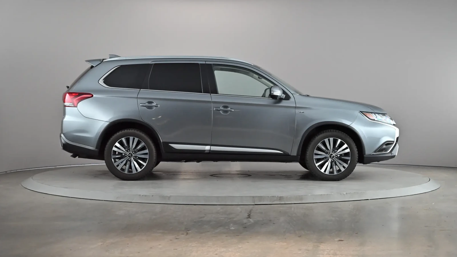 Mitsubishi Outlander GT 360CAM* BLINDSPOT* ПОДГРЕВ* KEYLESS* CARPLAY*  - изображение 3