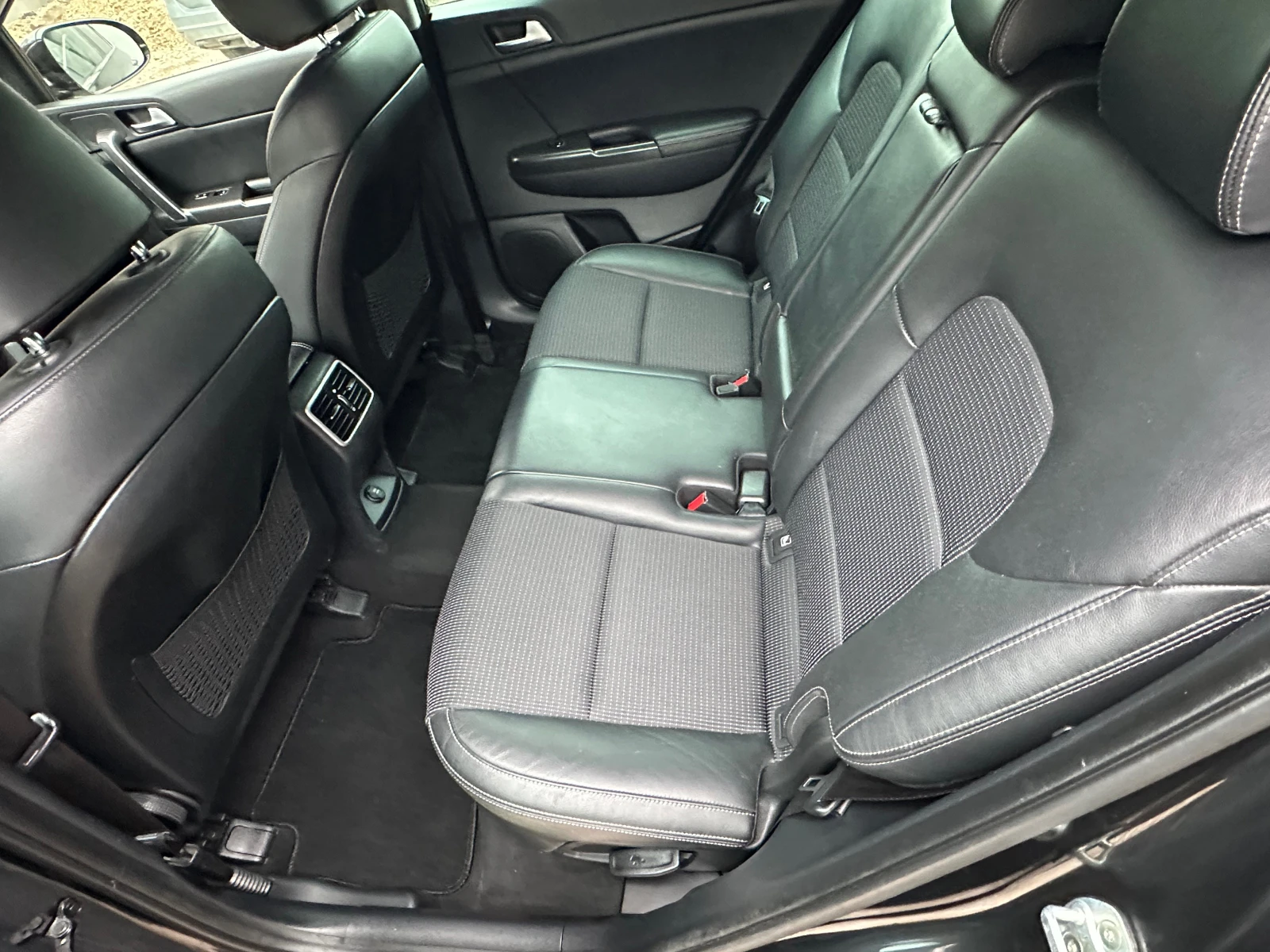 Kia Sportage 1.7CRDI* LED* NAVI* TOP* EVRO6 - изображение 10