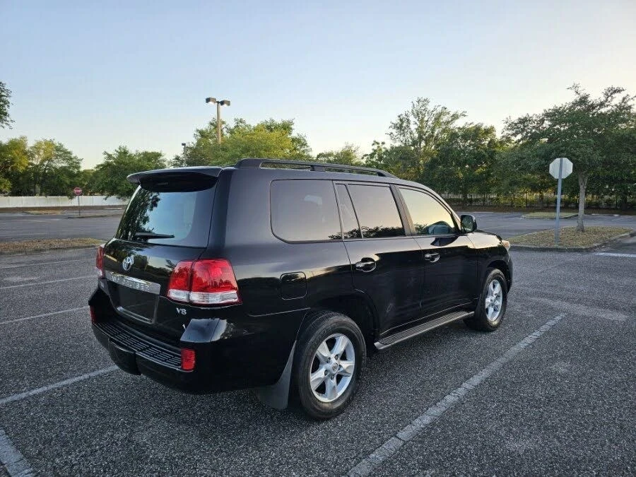 Toyota Land cruiser 5.7 V8 * AWD * Камера * Сервизна История * , снимка 3 - Автомобили и джипове - 53950617