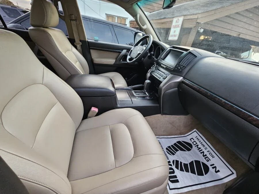 Toyota Land cruiser 5.7 V8 * AWD * Камера * Сервизна История * , снимка 7 - Автомобили и джипове - 53950617