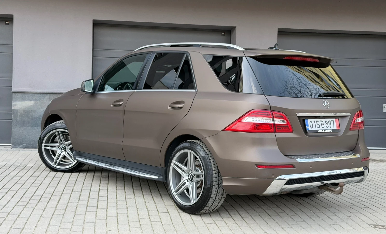 Mercedes-Benz ML 350 AMG / Distronic / Pano / 4-matic, снимка 6 - Автомобили и джипове - 53990828