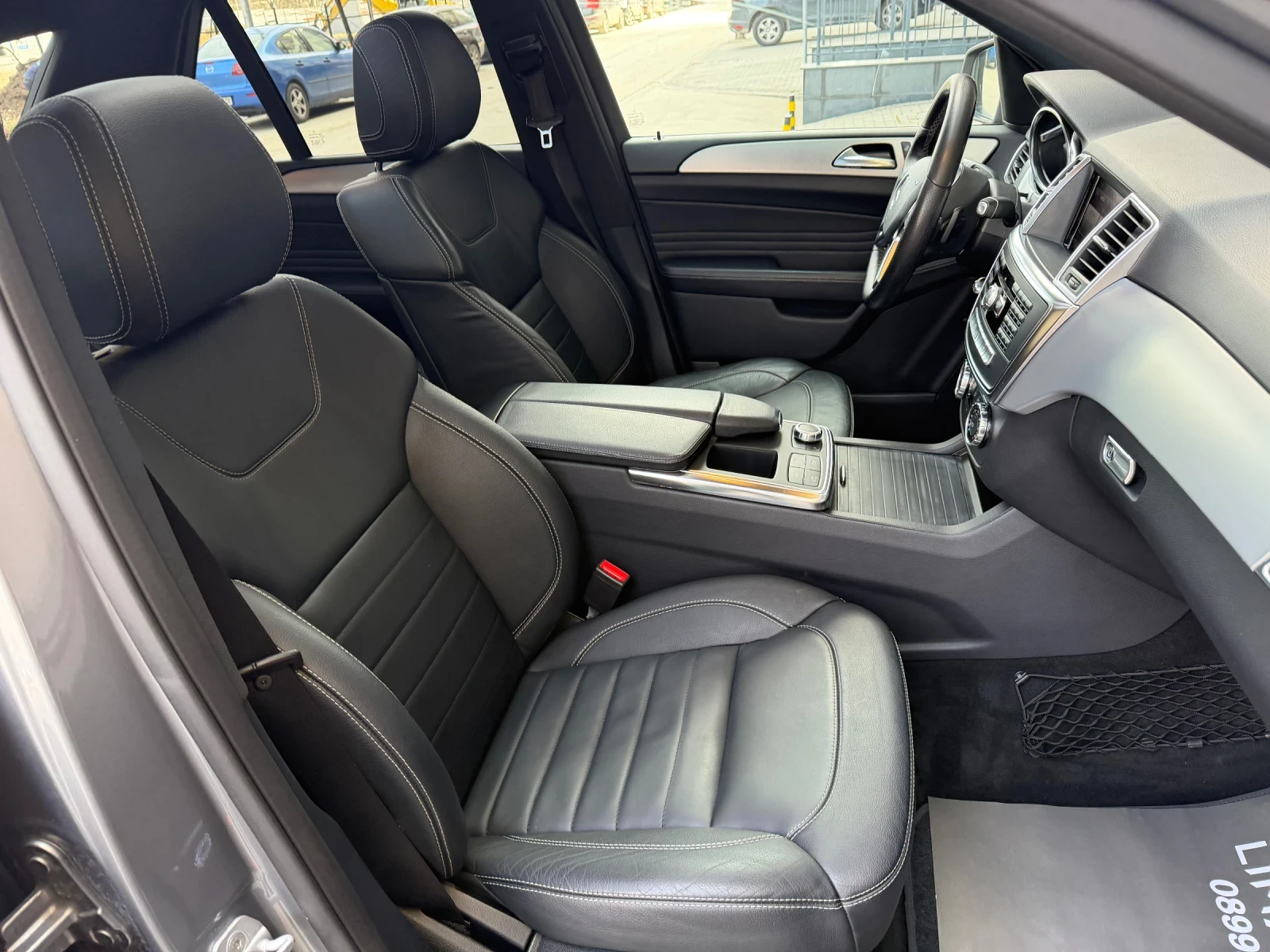 Mercedes-Benz ML 350 AMG / Distronic / Pano / 4-matic, снимка 12 - Автомобили и джипове - 53990828